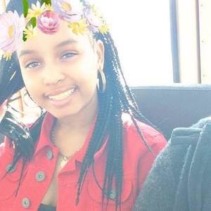 Meet your Posher, Olivia